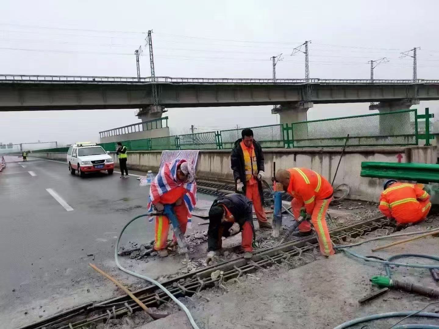 延平桥梁伸缩缝抢修料